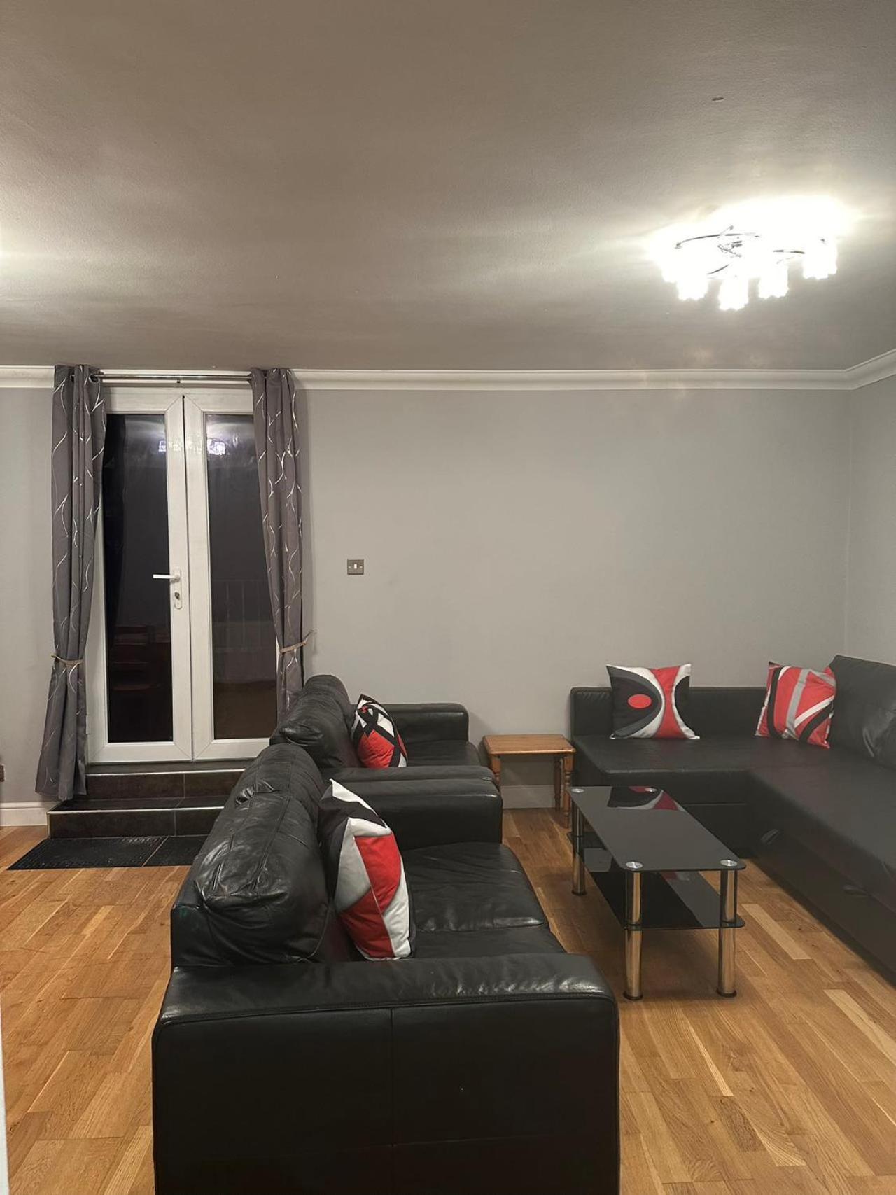 Lauriston 4 Bedroom 7 Beds Duplex Appartement *